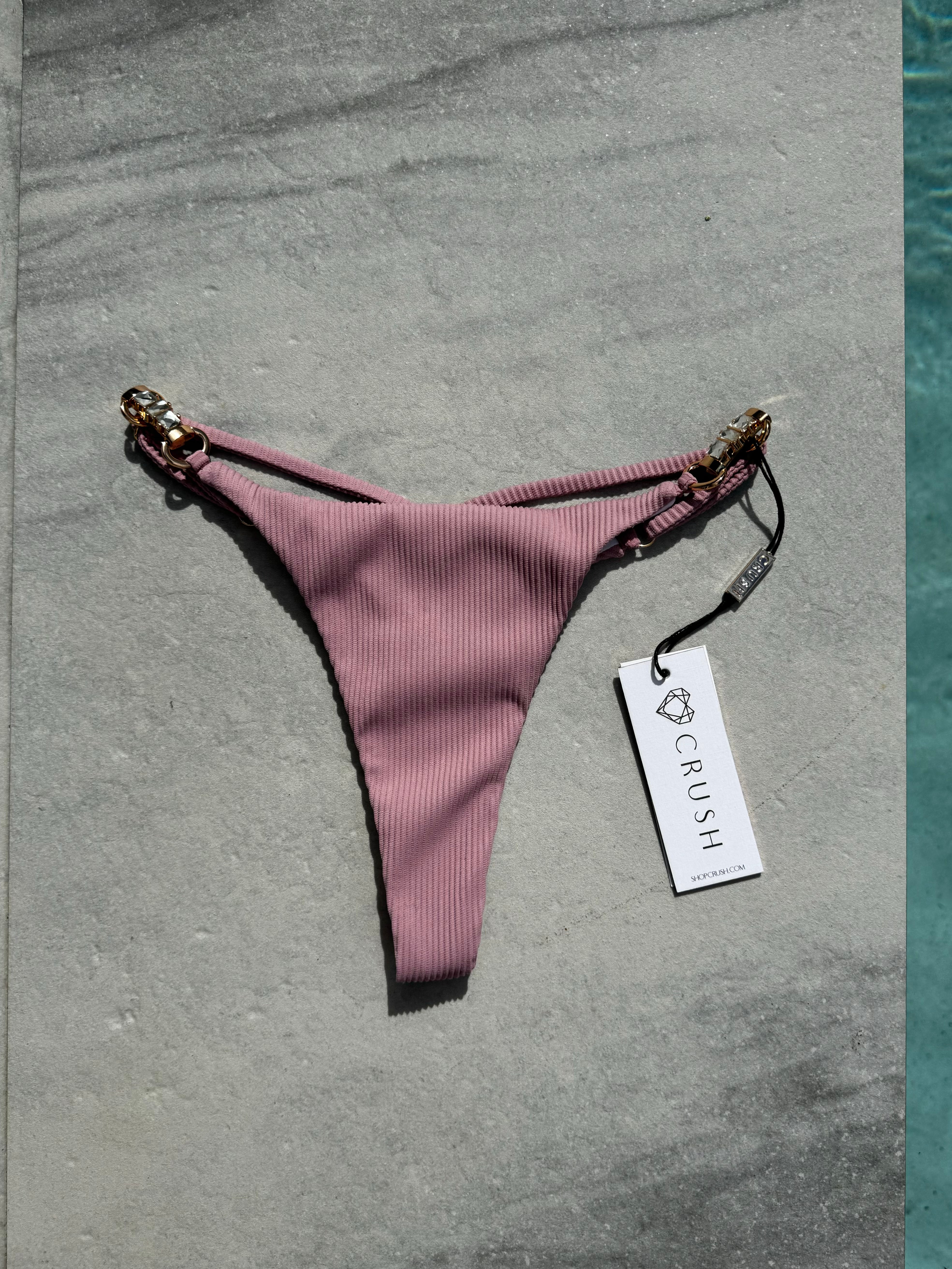 SAMPLE SALE 43 THONG